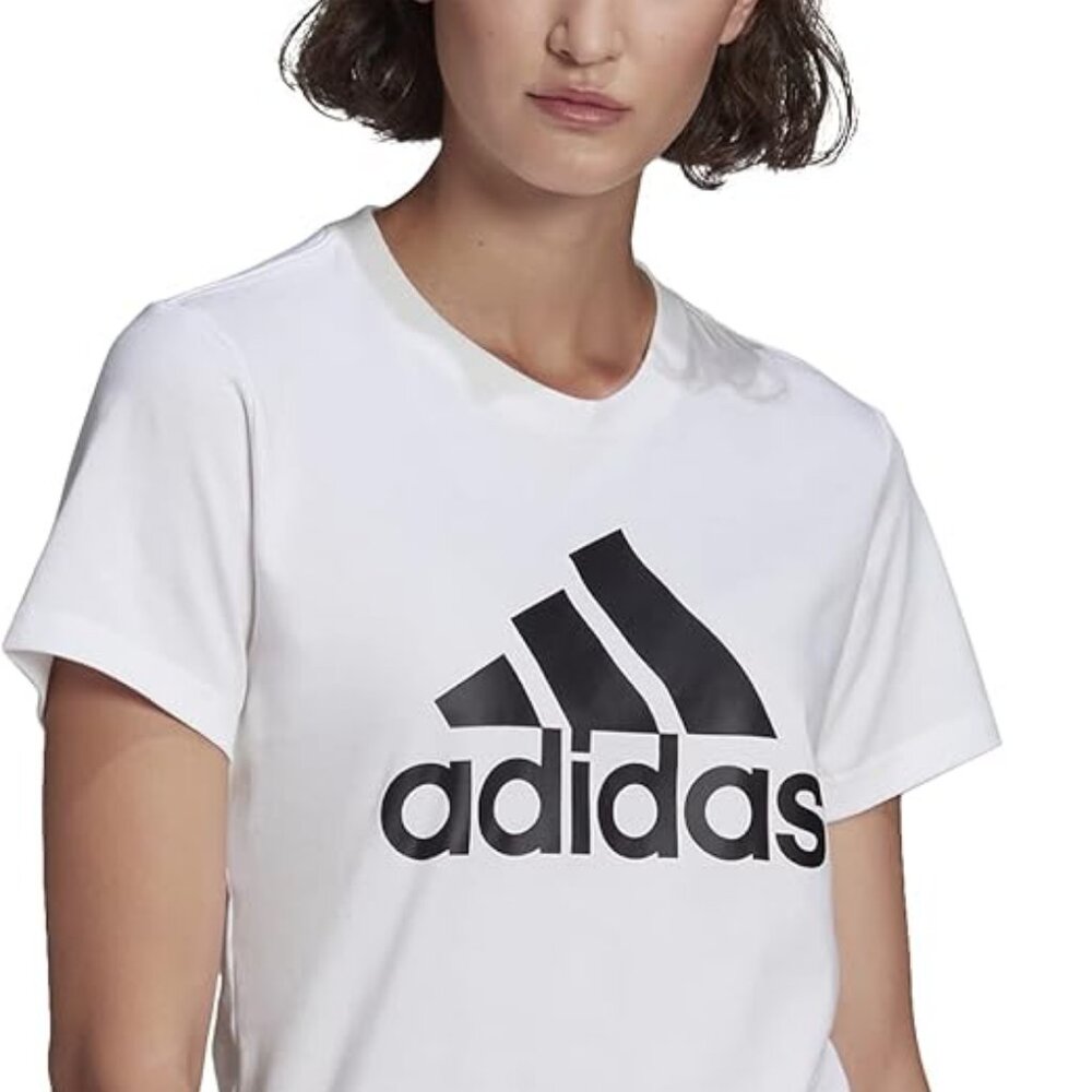 Woman’s adidas brand new t-shirt XL